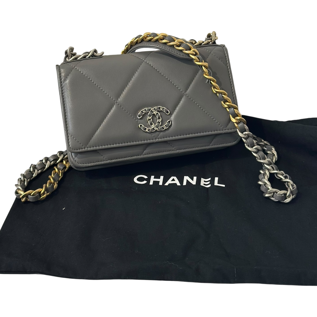 Chanel 19 WOC